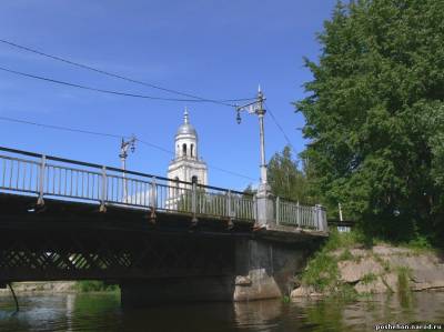 Пошехонье, мост через реку Пертомка, Троицкий собор